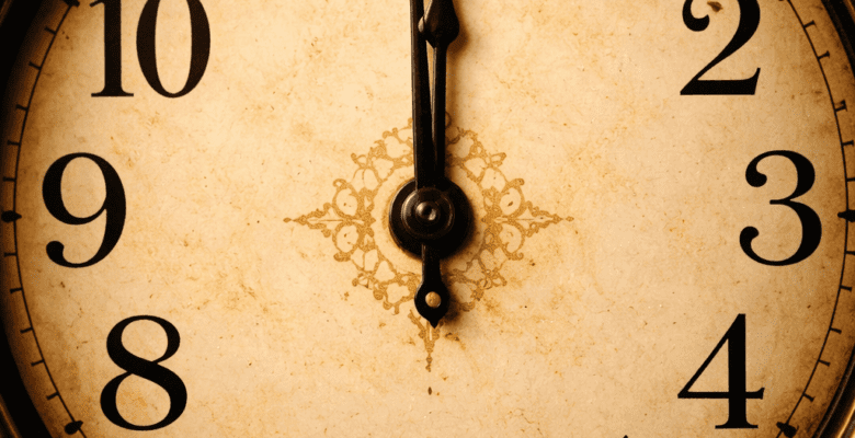 Retro clock at 11.59.